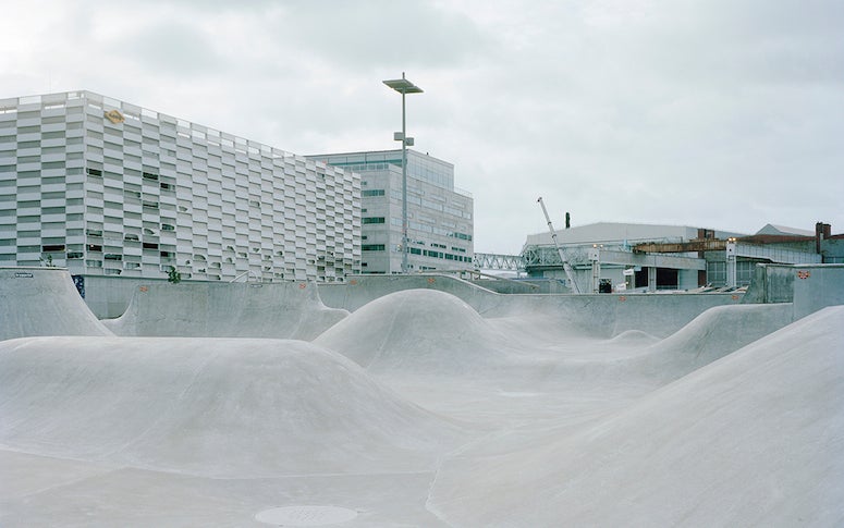 Le photographe Stéphane Ruchaud explore les liens entre skateparks et architecture