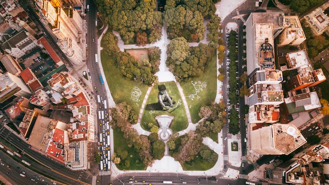 Un parc de Buenos Aires accueille une peinture XXL écofriendly et engagée