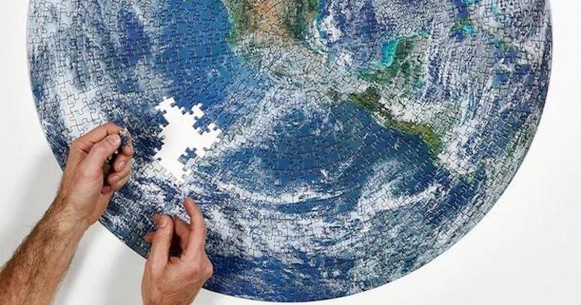 Cet énorme puzzle d’une photo de la Terre prise par la Nasa saura vous occuper