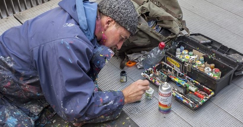 Un peintre attentionné transforme de vieux bouts de chewing-gum en œuvres d’art