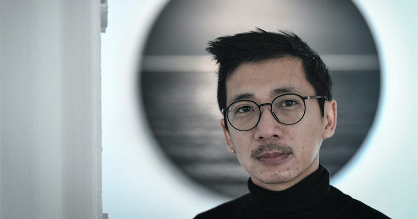 Le peintre Bao Vuong "fait parler la mer" en noir