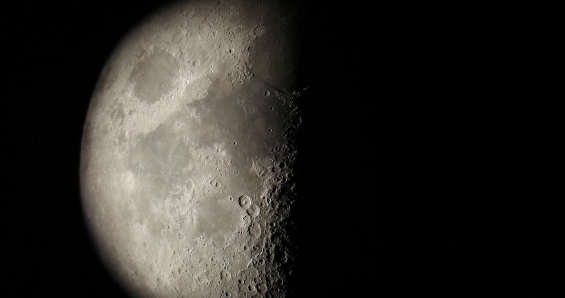 Les premières photos prises sur la Lune ont été mises aux enchères