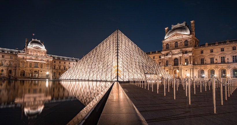 Comment la nouvelle présidente du Louvre veut réenchanter "le plus beau musée du monde"