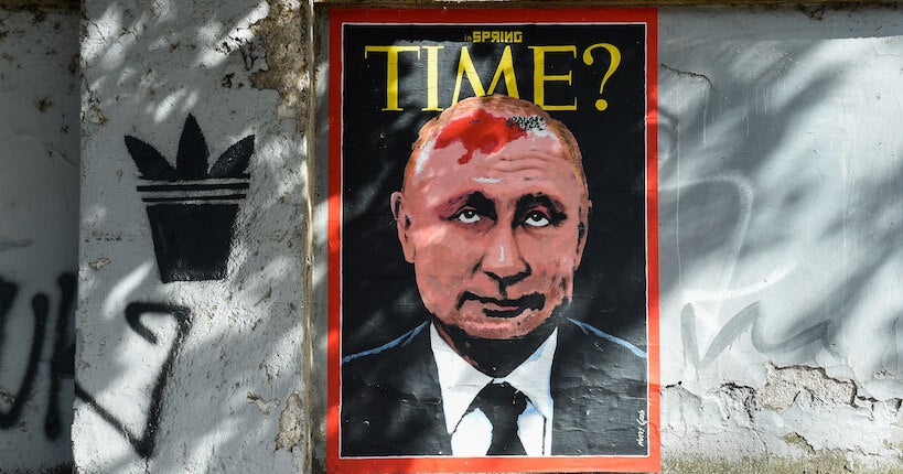 La France promet d'aider les artistes russes "obligés de s’exiler"