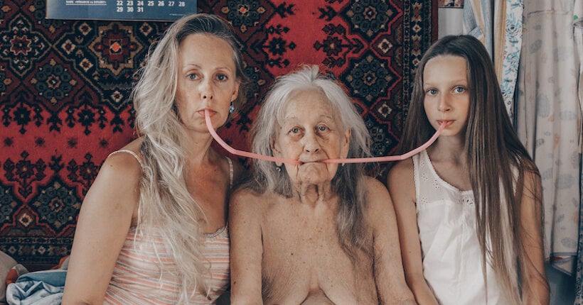 La démence d’une grand-mère documentée dans une série photo poignante